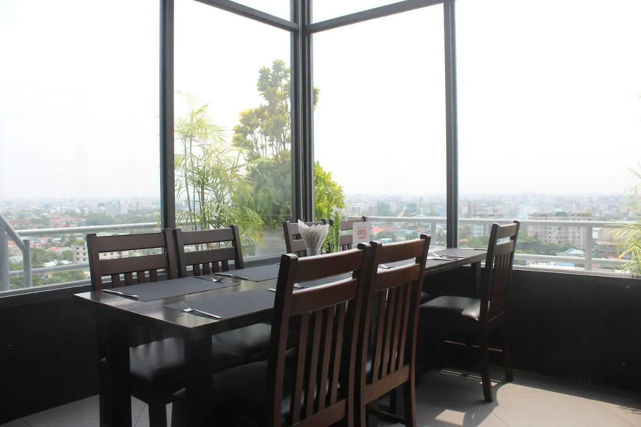 Myanandar Residence & Hotel Yangon 3*,